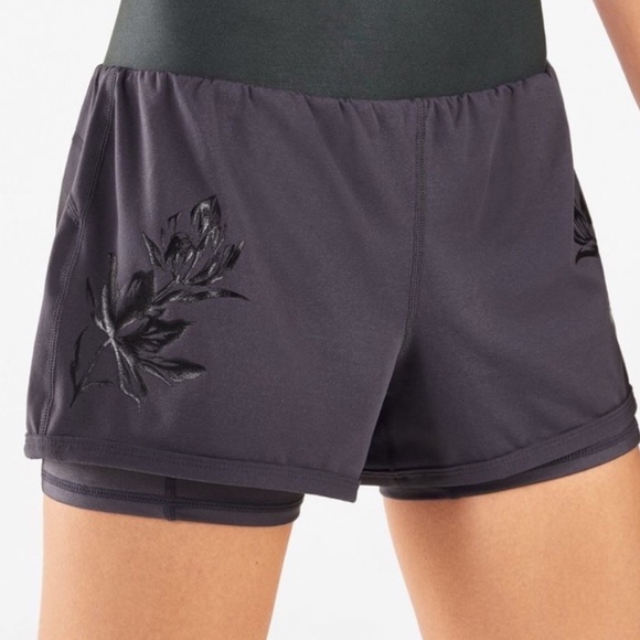 Fabletics Olesia Run Shorts - Picture 1 of 7